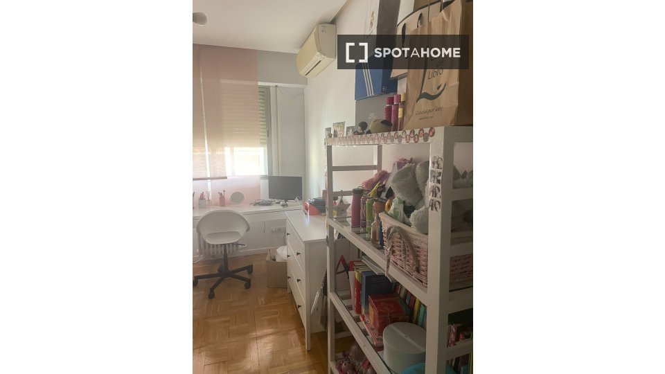 Habitación en piso compartido en Ciudad Jardín, Madrid