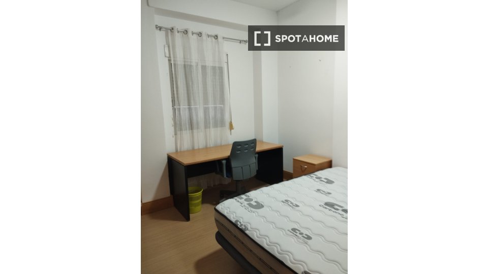 Double room Valencia, 5 beds, 160m² — photo 8