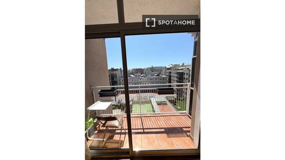 Double room Barcelona, 1 bed, 80m² — photo 3