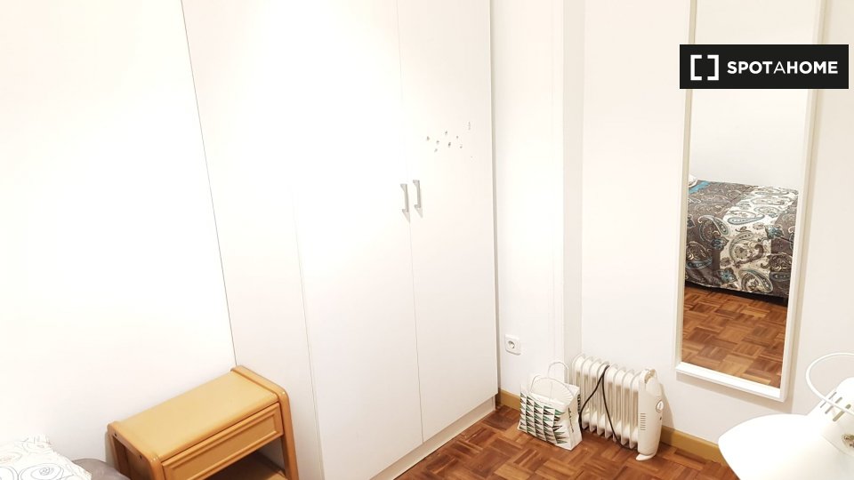 Double room Madrid, 5 beds, 100m² — photo 38