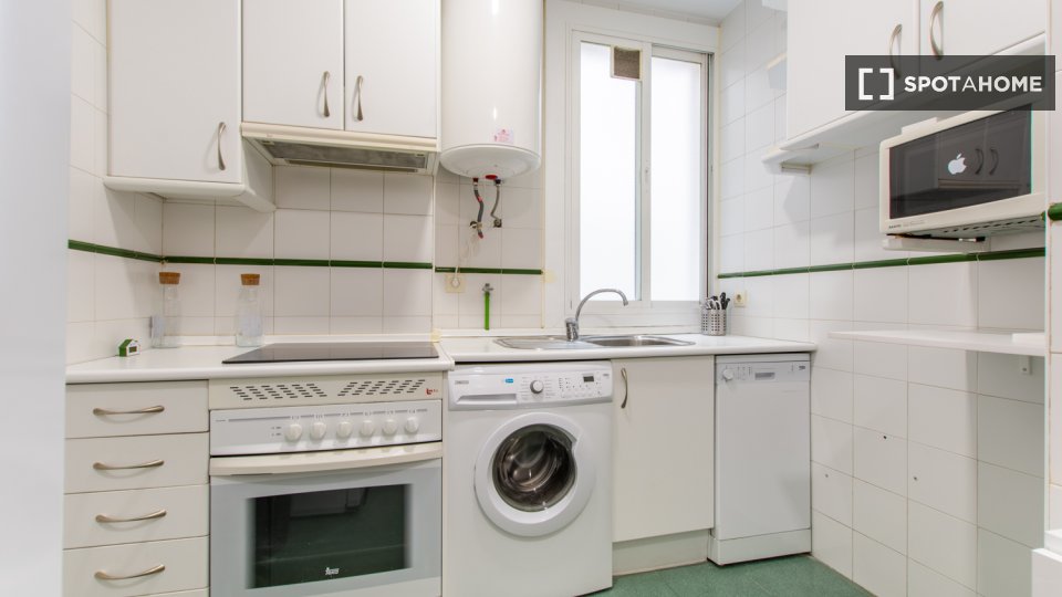 Double room Madrid, 5 beds — photo 12