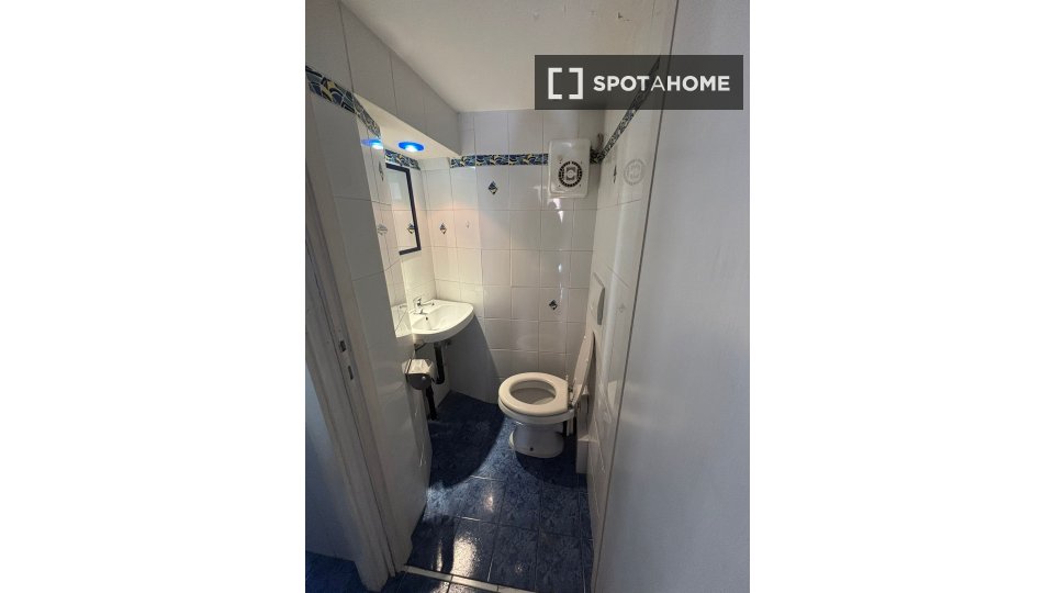 Double room Rome, 3 beds — photo 15