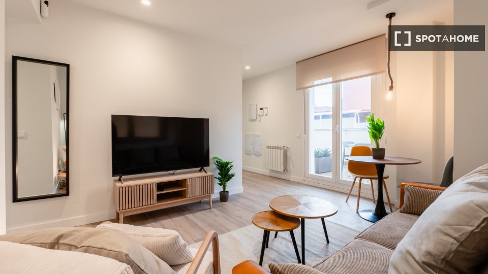 Apartment Madrid, 4 beds, 17m² — photo 17