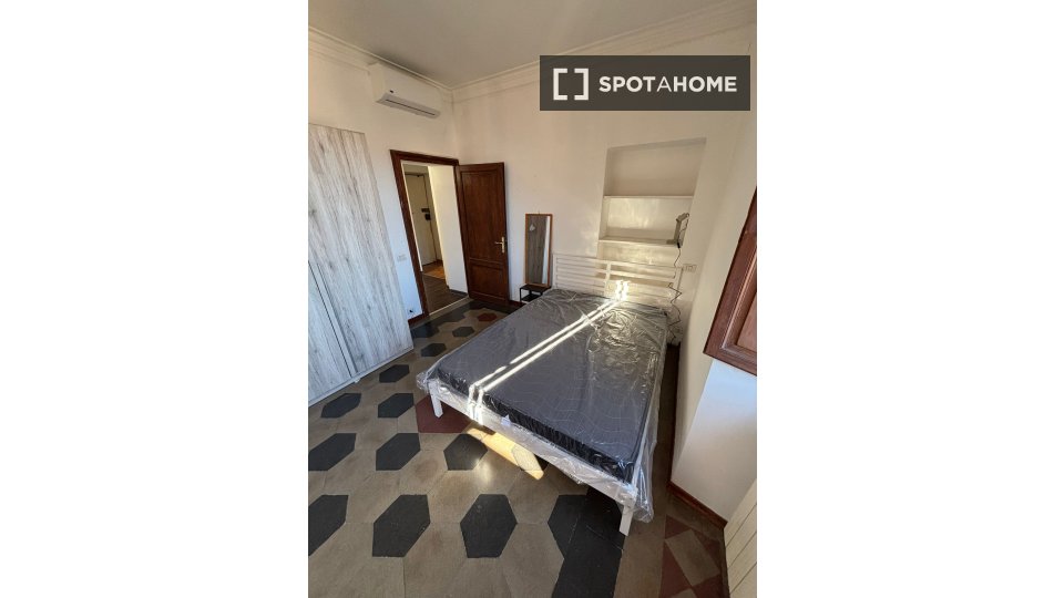 Double room Rome, 3 beds — photo 17