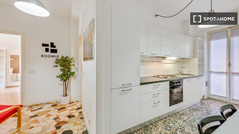 Double room Milan, 2 beds, 76m² — photo 3