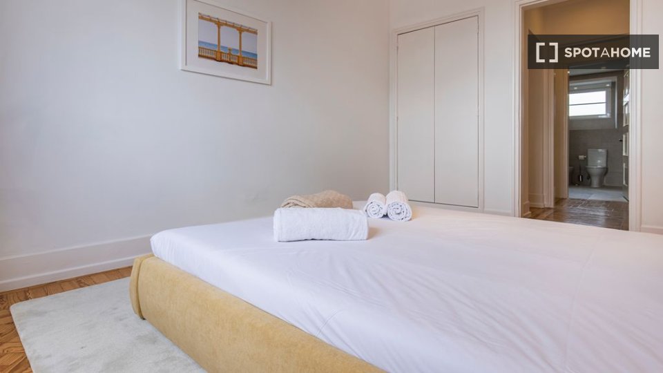 Apartment Lisbon, 4 beds — photo 17