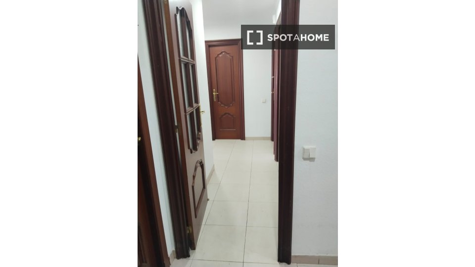 Double room Barcelona, 3 beds, 20m² — photo 4