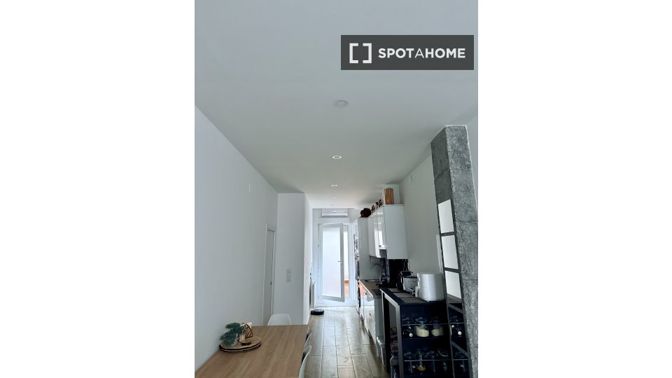 Double room Madrid, 2 beds, 70m² — photo 2