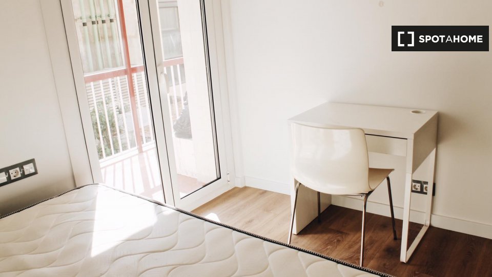 Double room Barcelona, 3 beds — photo 4