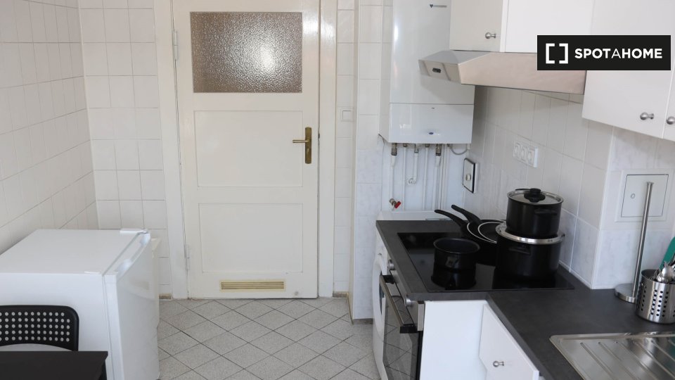 Double room Berlin, 3 beds, 61m² — photo 17