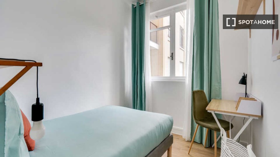 Double room Paris, 5 beds, 130m² — photo 1
