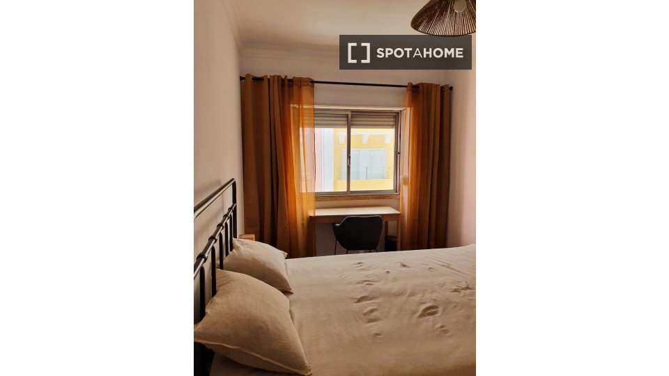 Apartment Lisbon, 2 beds, 70m² — photo 12
