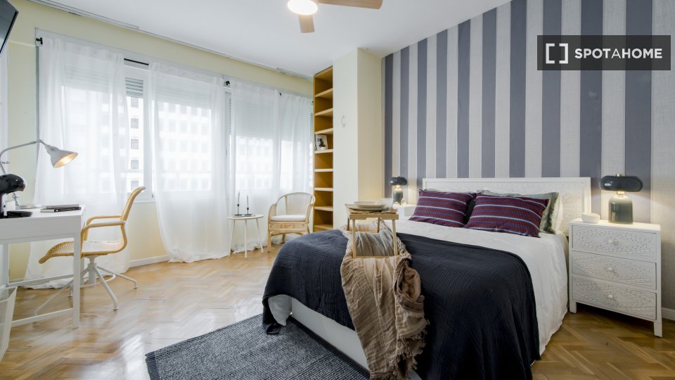 Double room Madrid, 11 beds, 250m² — photo 28