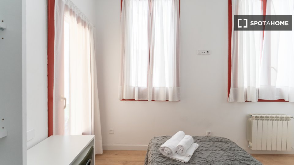 Double room Madrid, 5 beds — photo 10