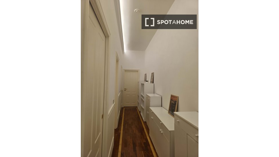 Double room Rome, 4 beds, 102m² — photo 17