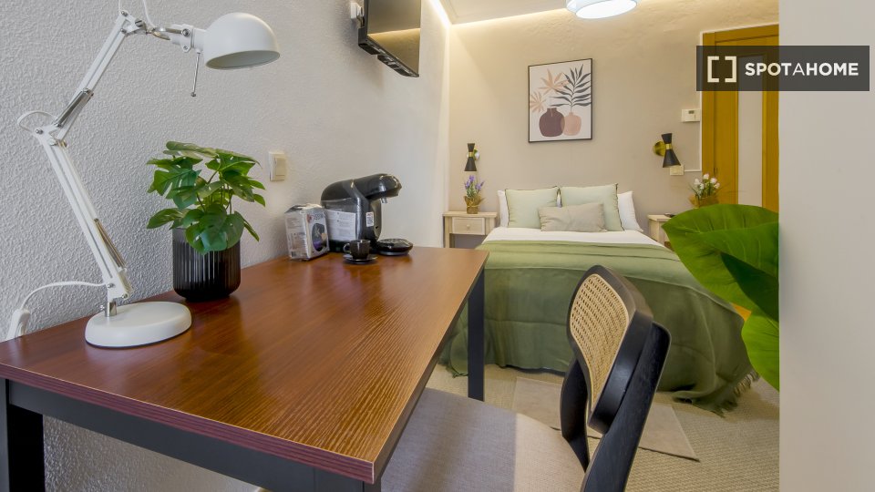 Double room Madrid, 5 beds — photo 11