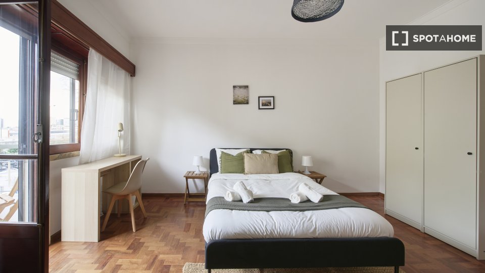 Double room Lisbon, 4 beds — photo 7