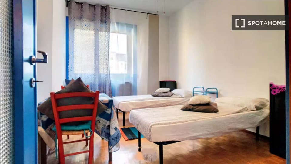 Double room Milan, 1 bed — photo 9