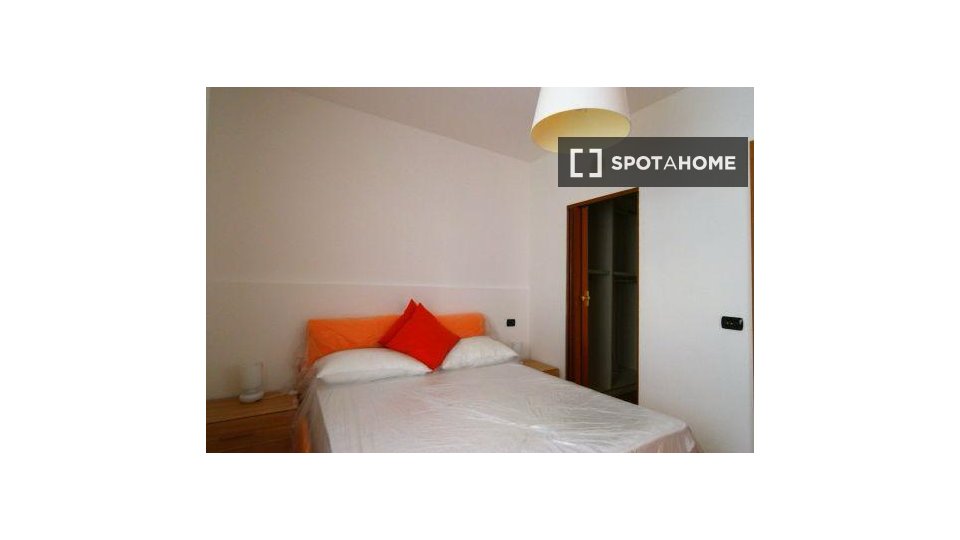 Double room Milan, 2 beds, 77m² — photo 11