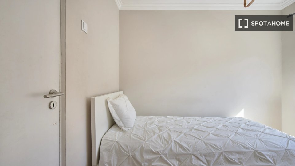 Double room Lisbon, 4 beds — photo 2