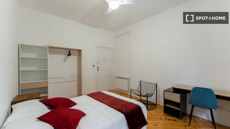 Double room Madrid, 8 beds — photo 8