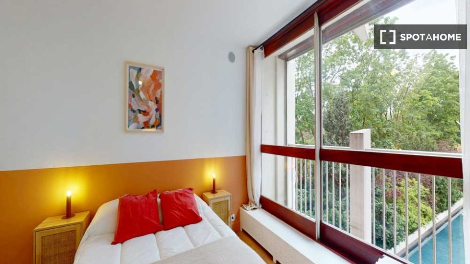Double room Paris, 3 beds, 60m² — photo 6