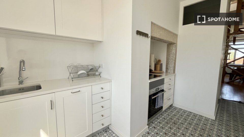 Apartment Lisbon, 1 bed, 72m² — photo 6