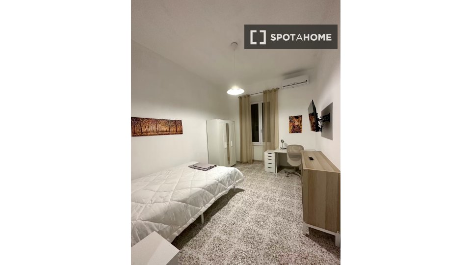 Double room Rome, 3 beds — photo 19