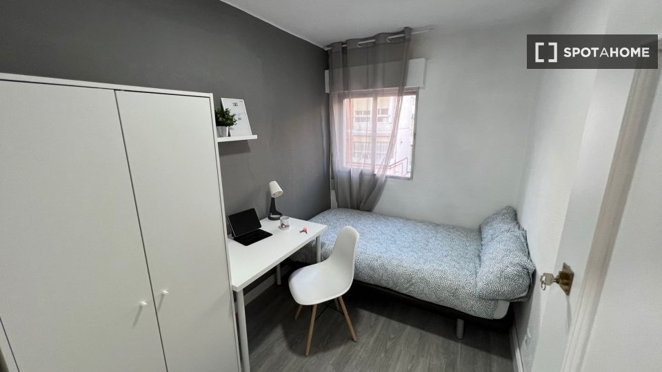 Double room Madrid, 4 beds — photo 6
