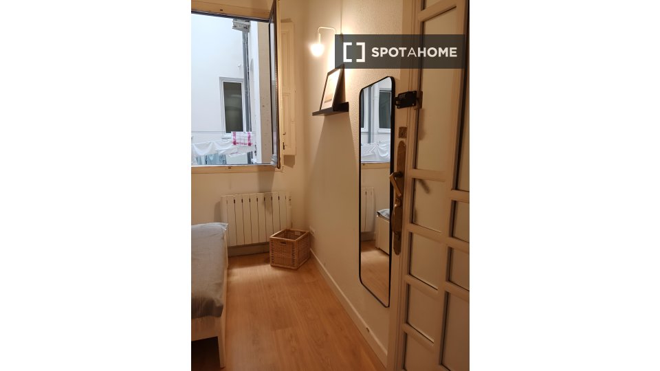 Double room Madrid, 8 beds — photo 97