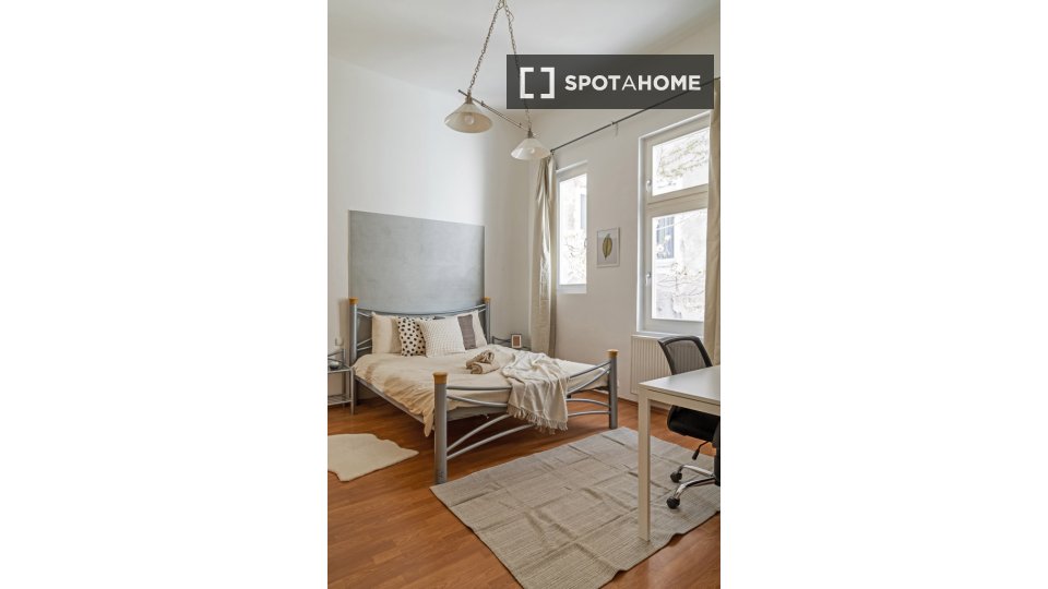 Double room Budapest, 3 beds, 80m² — photo 10