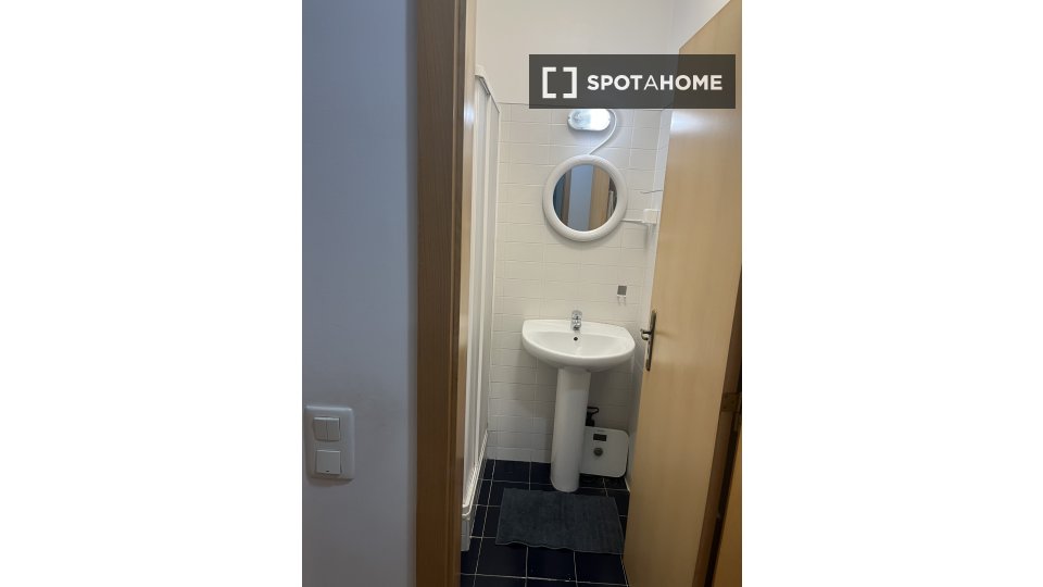 Double room Lisbon, 3 beds, 95m² — photo 7