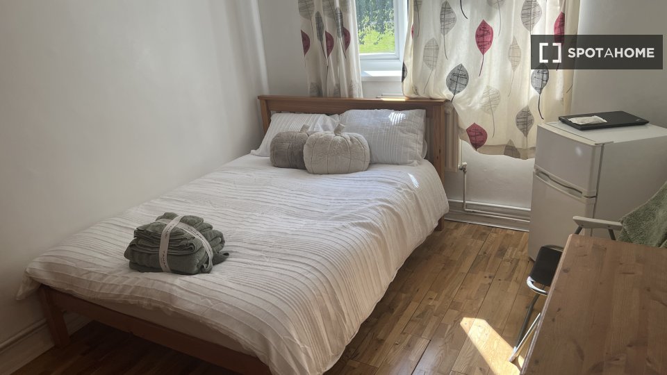 Double room London, 5 beds, 77m² — photo 22