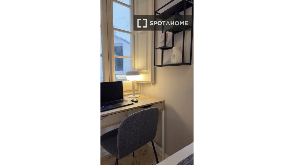 Double room Barcelona, 7 beds, 210m² — photo 13