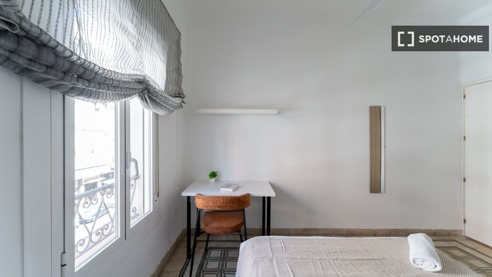 Double room Madrid, 6 beds — photo 9