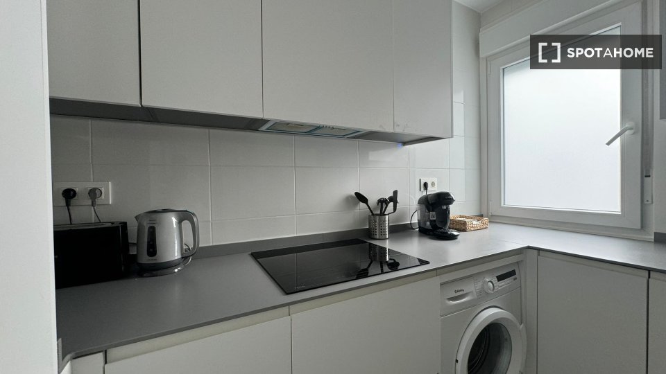 Double room Madrid, 8 beds, 139m² — photo 1
