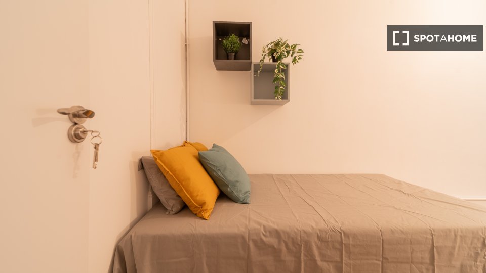 Double room Barcelona, 7 beds, 200m² — photo 11