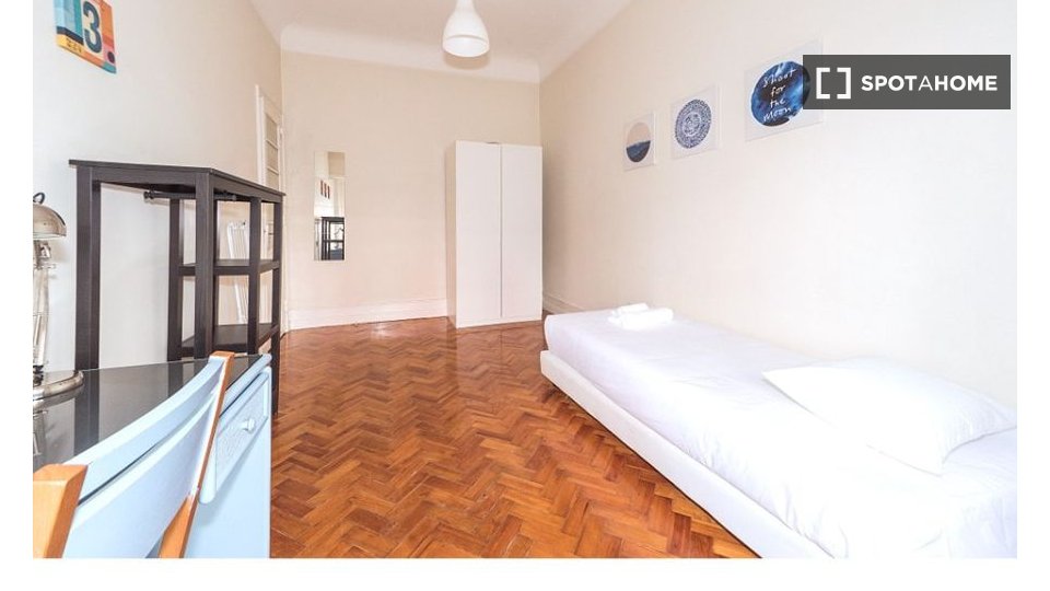 Double room Lisbon, 7 beds — photo 17