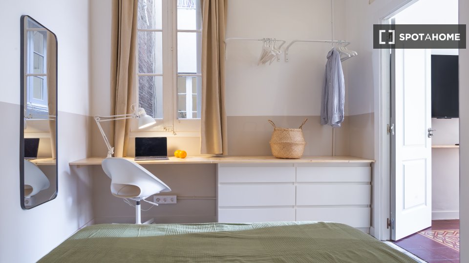 Double room Barcelona, 4 beds, 90m² — photo 16