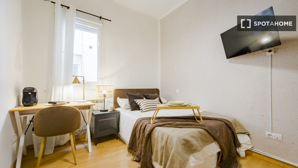 Double room Madrid, 4 beds, 70m² — photo 10