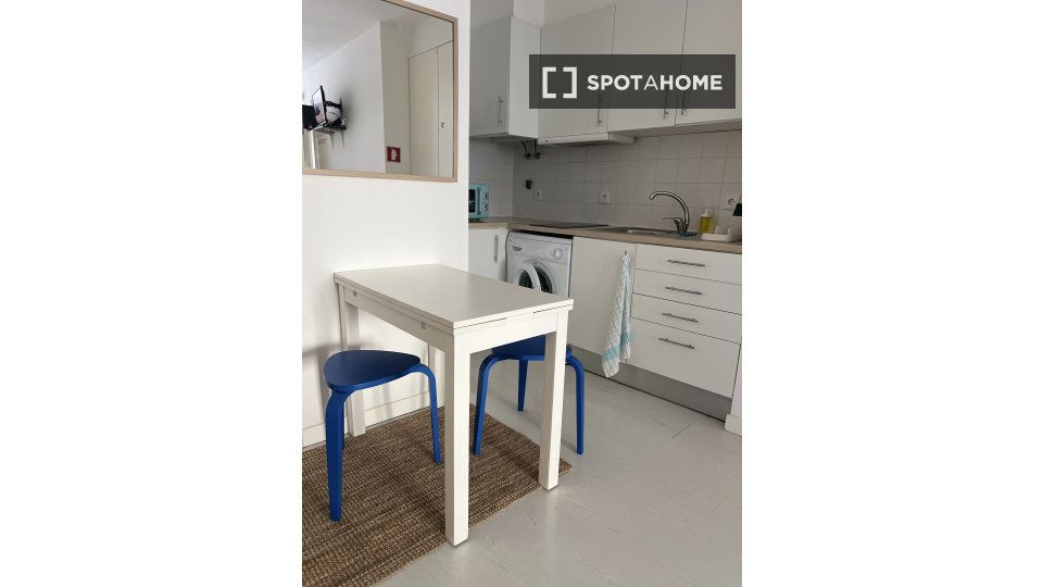 Apartment mono Lisbon, 55m² — photo 1
