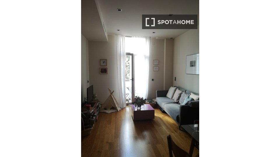 Apartment Madrid, 1 bed, 67m² — photo 1