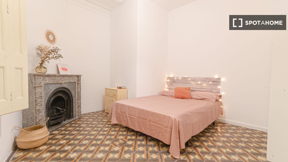 Double room Barcelona, 14 beds, 400m² — photo 2
