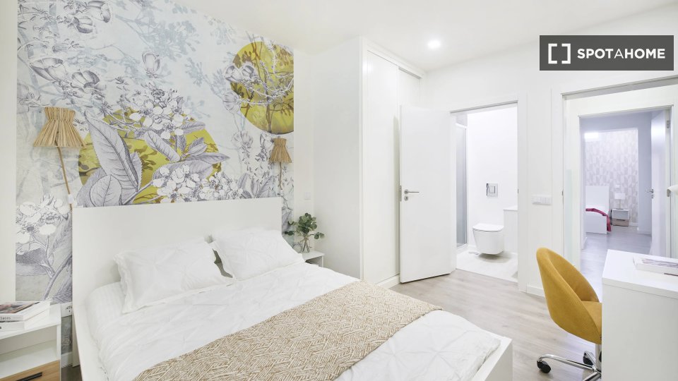Double room Lisbon, 4 beds — photo 12