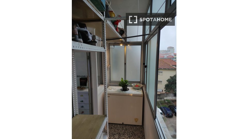 Apartment Lisbon, 2 beds, 75m² — photo 1