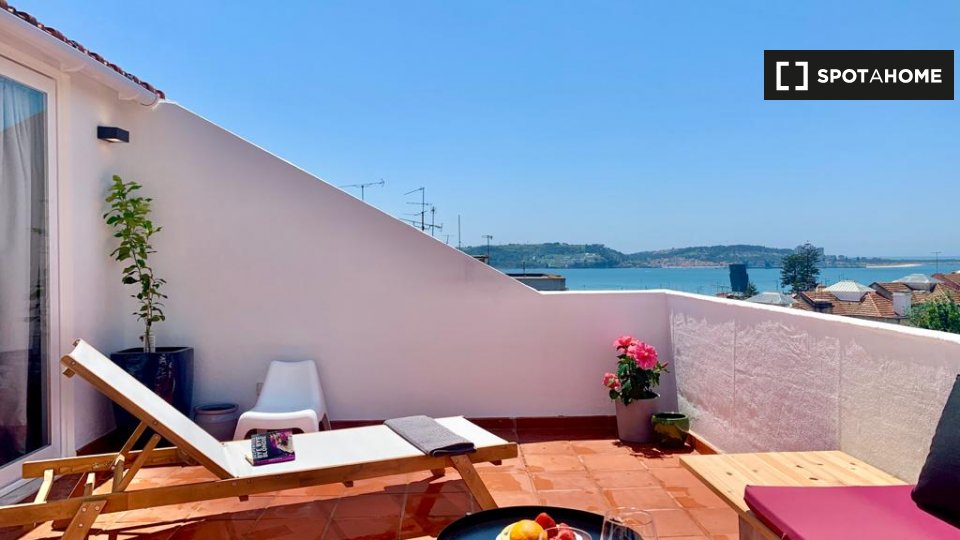 Apartment Lisbon, 3 beds, 100m² — photo 50