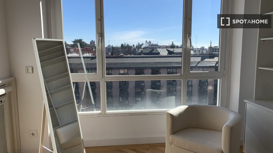 Double room Madrid, 6 beds — photo 11
