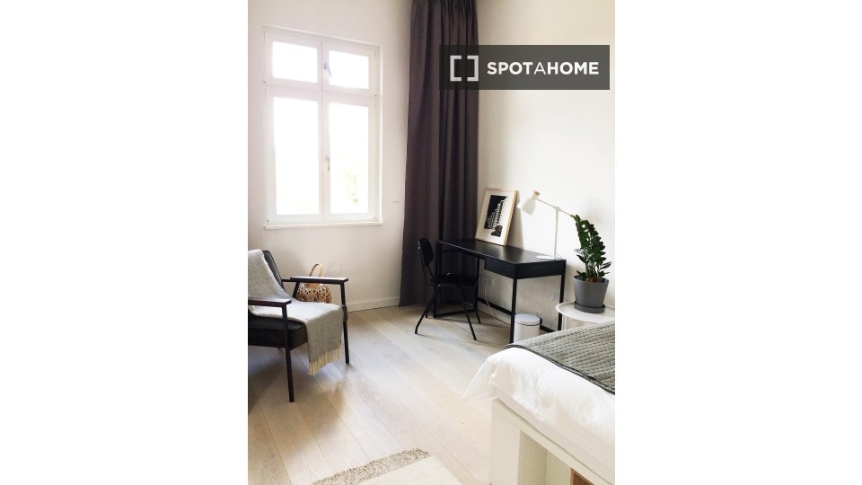 Double room Berlin, 4 beds, 171m² — photo 14