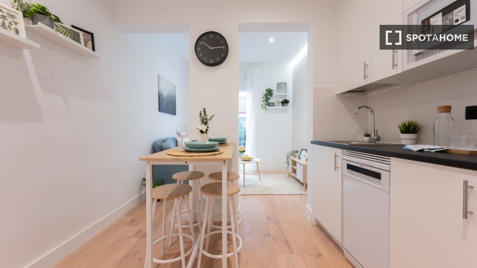 Apartment Madrid, 2 beds, 47m² — photo 1