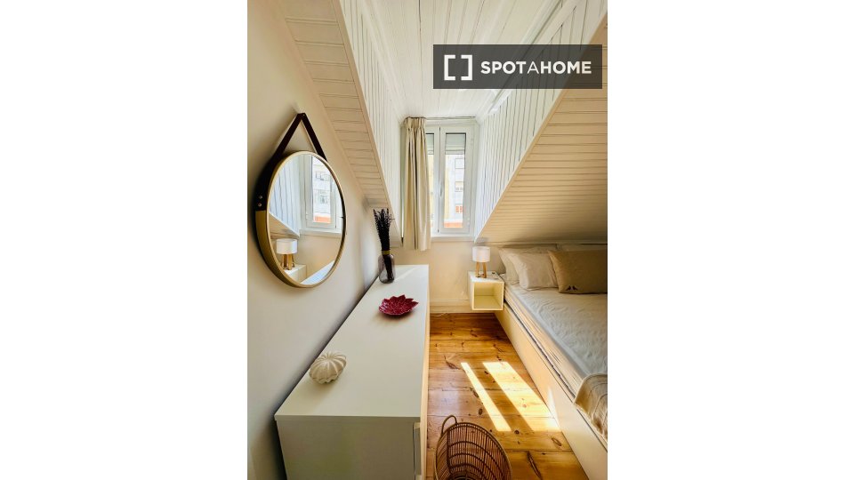 Apartment Lisbon, 2 beds, 70m² — photo 6
